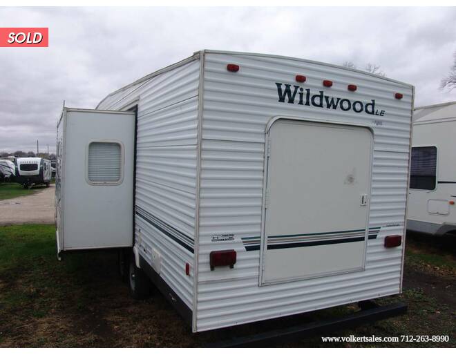 2006 Wildwood LE 25BGSS Fifth Wheel at Volkert Sales LC STOCK# 6A236945 Photo 3